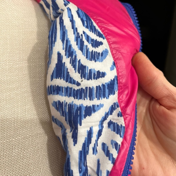 Vineyard Vines Pink Puffer Vest - Picture 6 of 7